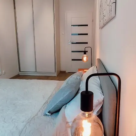 Zlote Apartamenty 36 Legnica Esterno foto